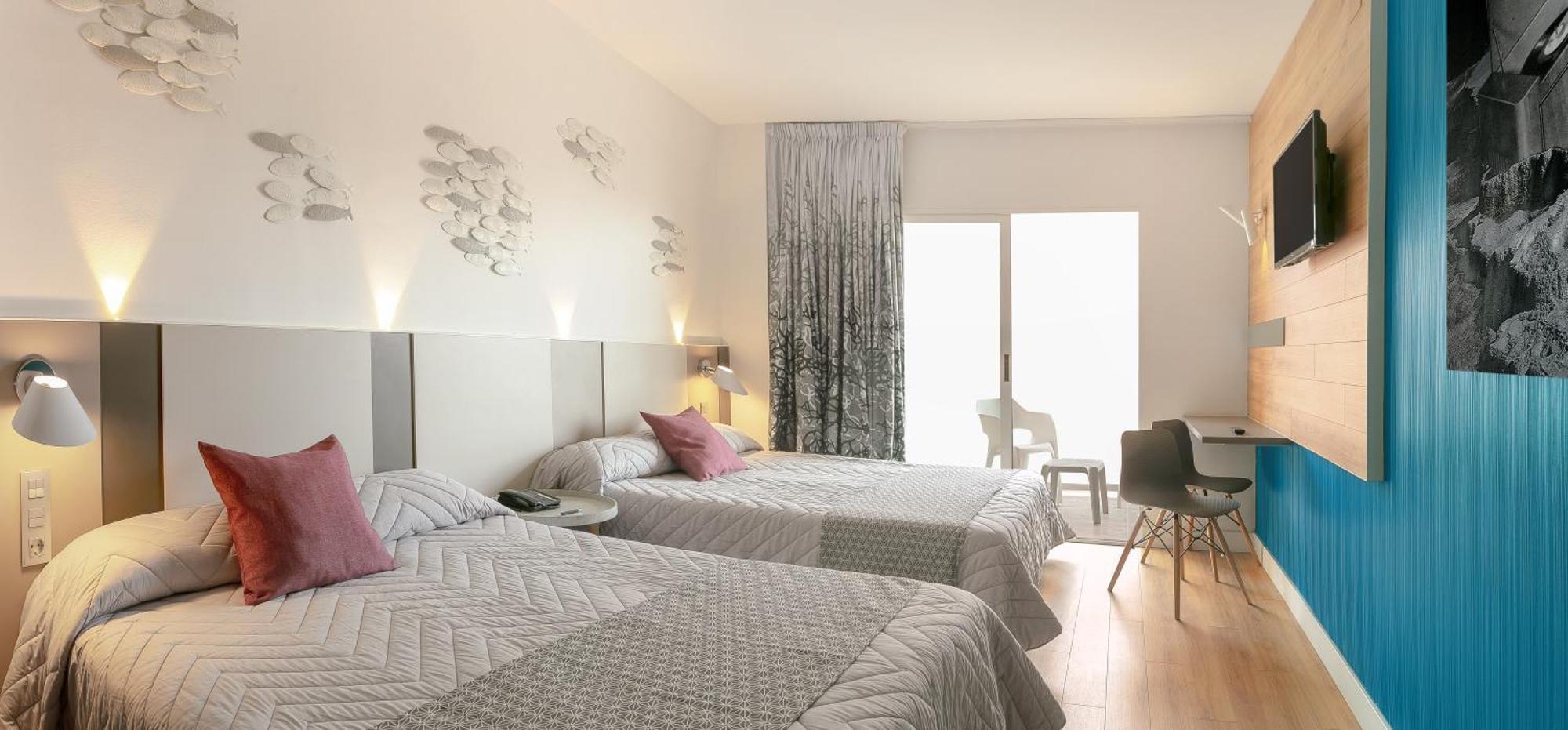 Quarto Familiar Superior (2 Adultos + 1 Criança)
