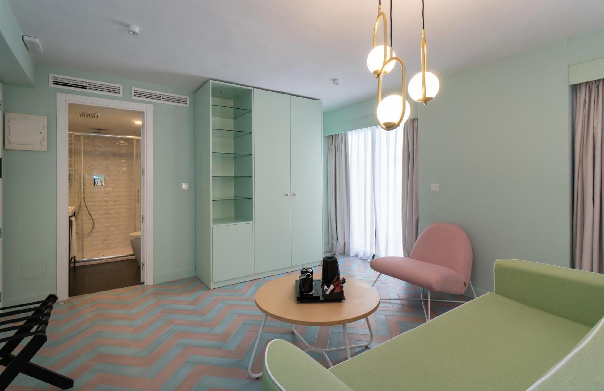 Junior Suite Avenue View