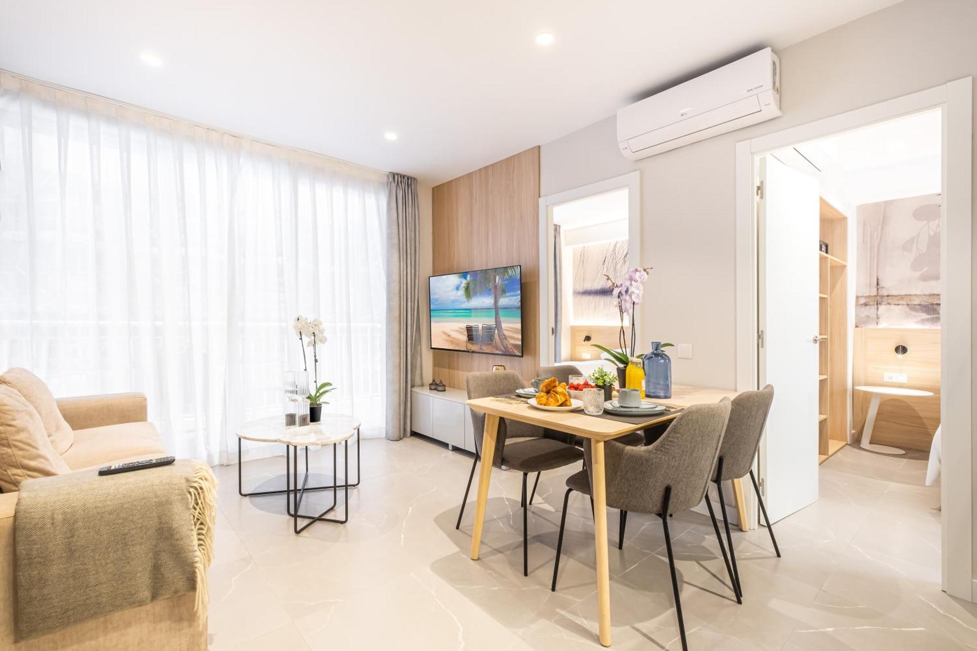 Three-Bedroom Deluxe Apartment