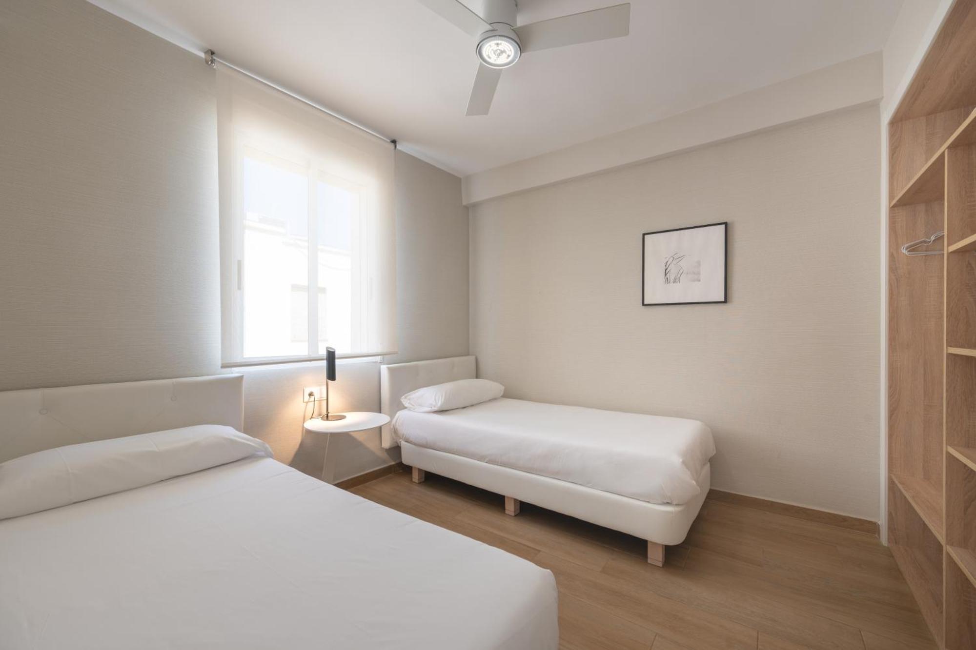 Family Three-Bedroom Apartment Lateral Sea View