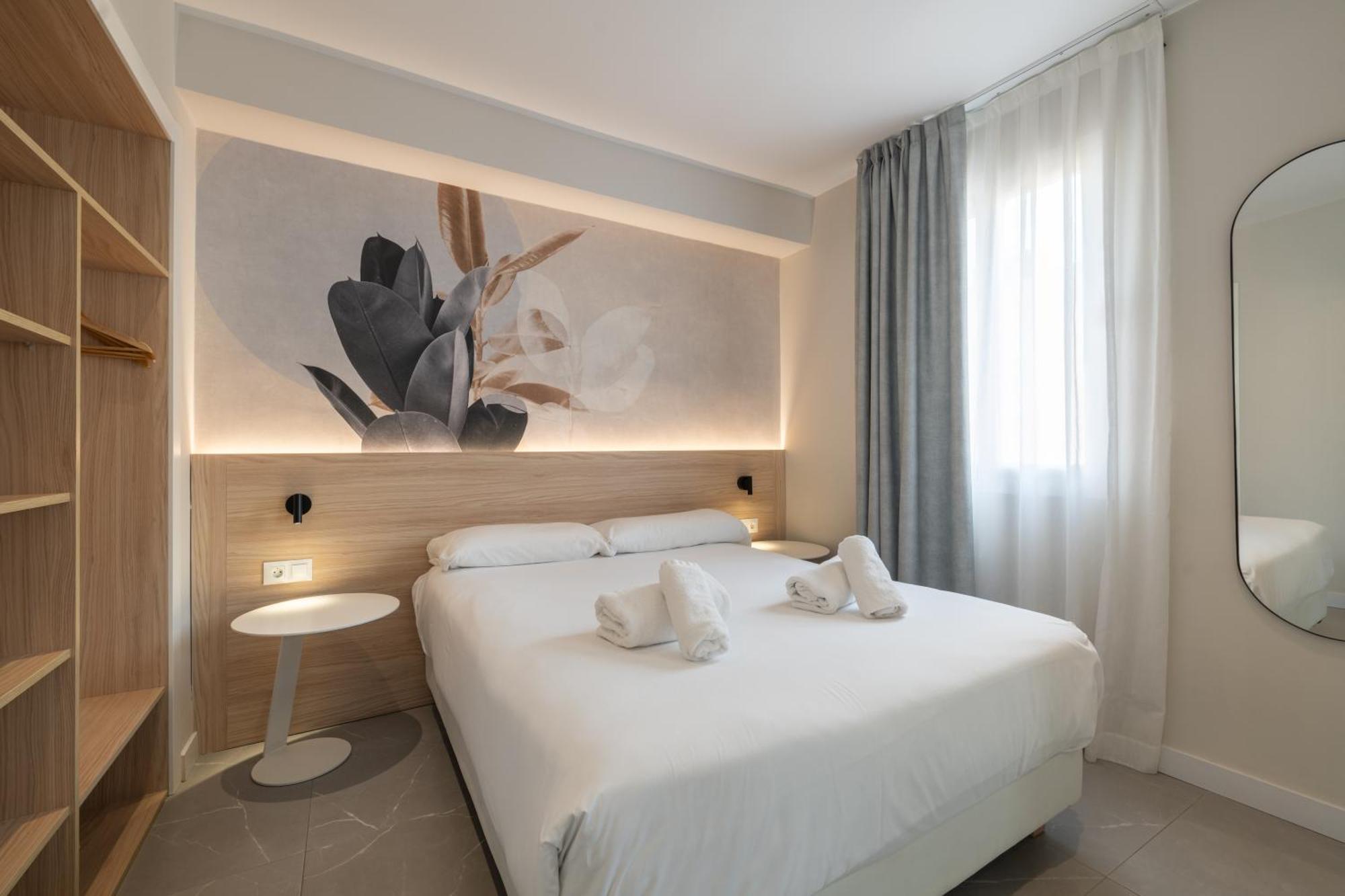 Three-Bedroom Deluxe Apartment