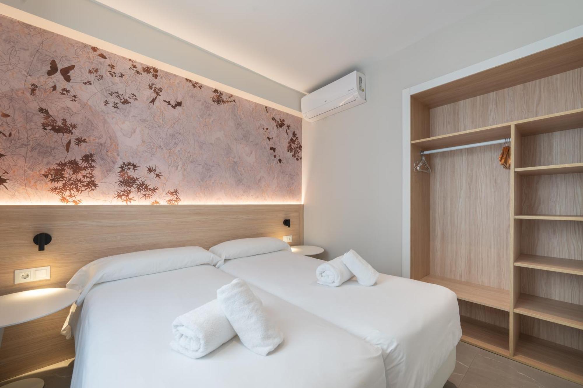Three-Bedroom Deluxe Apartment