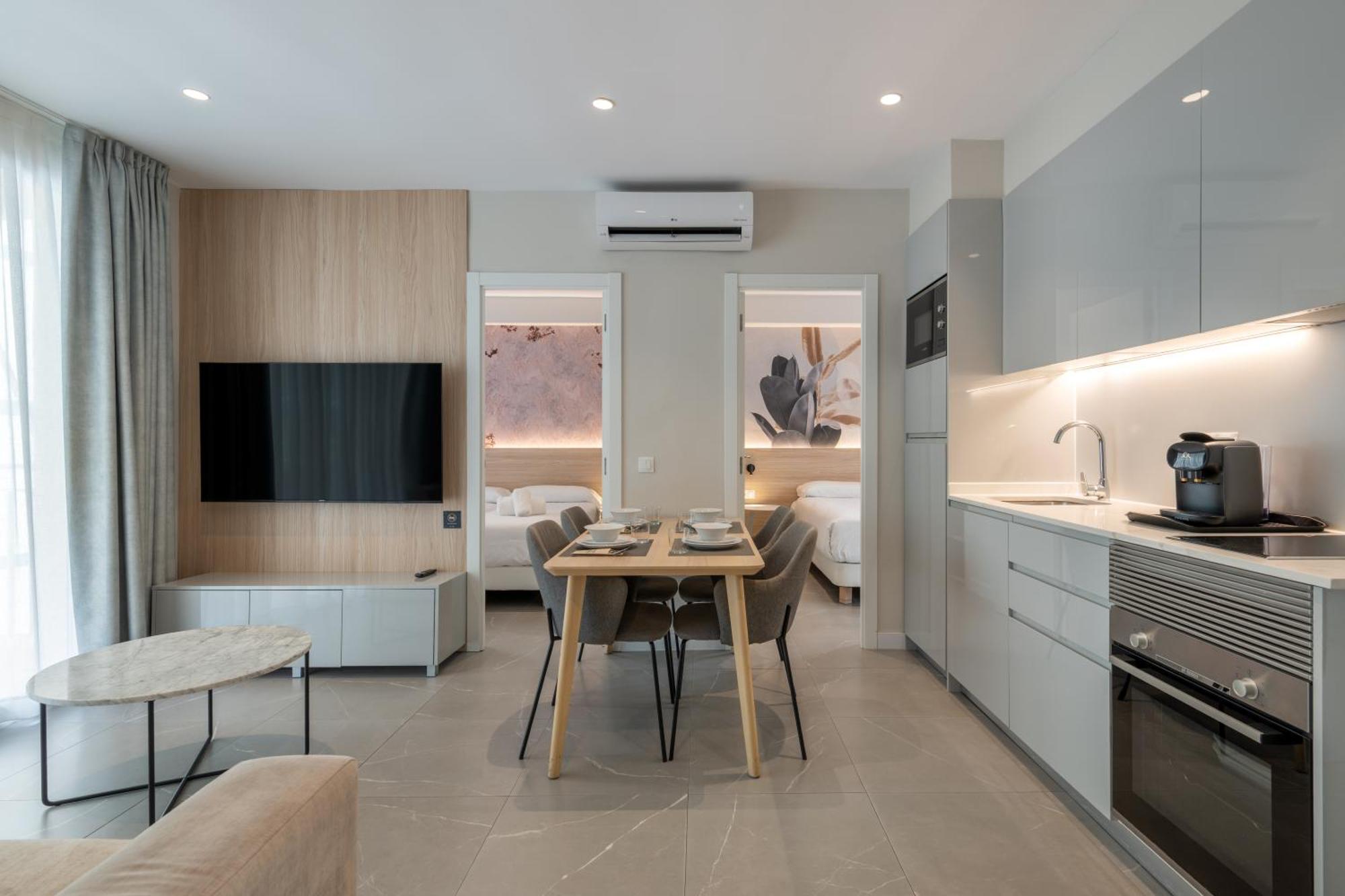 Three-Bedroom Deluxe Apartment