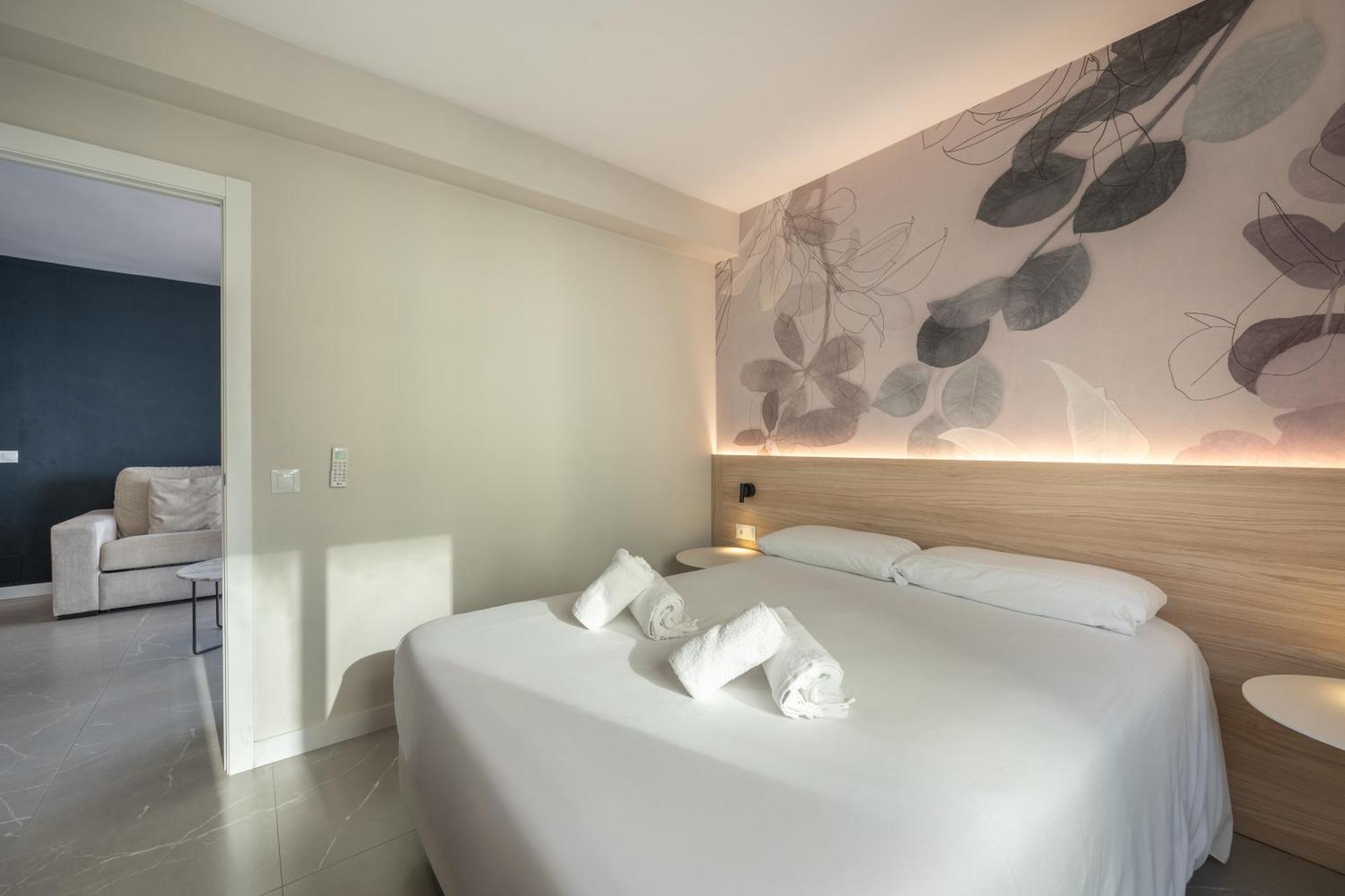 Four Bedroom Apartment Front Sea View