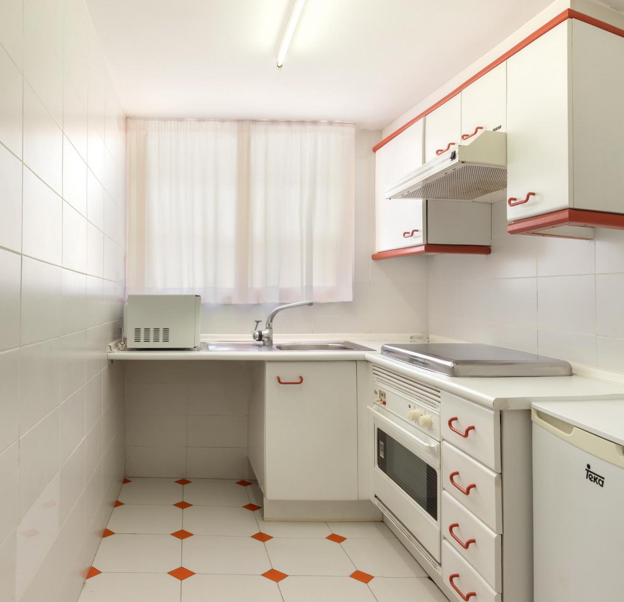 Deluxe Three-Bedroom Apartment,440161368:JPEG